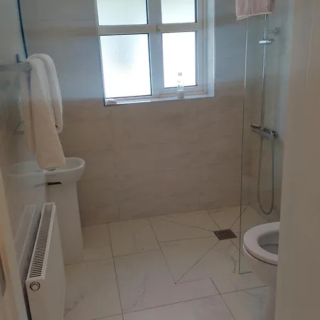 Shauna's Guest house *