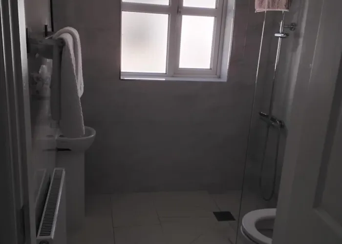 Shauna's Вотафорд